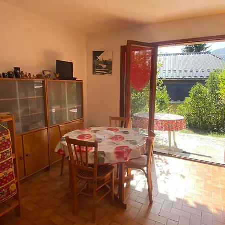 Apartament Lumineux Avec Jardin *